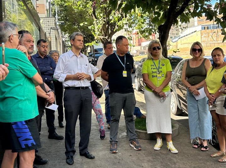 Sérgio Fernando realiza visita técnica no bairro Castelo sobre construção de moradias populares