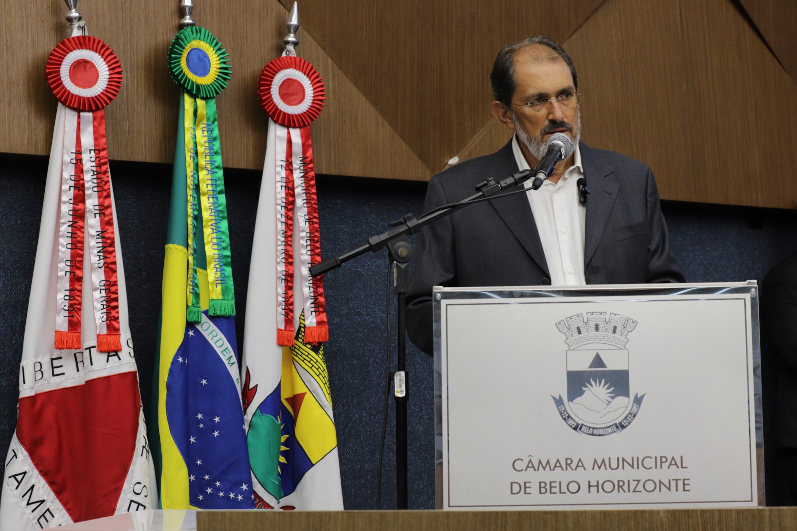 Presidente do CBH agradece Sérgio Fernando pela Reunião Especial do CBH Foto Dara Ribeiro